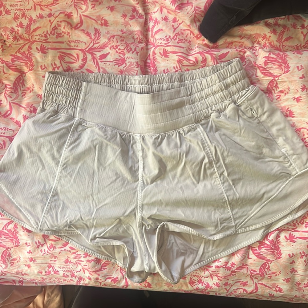 lululemon hotty hot shorts size 8